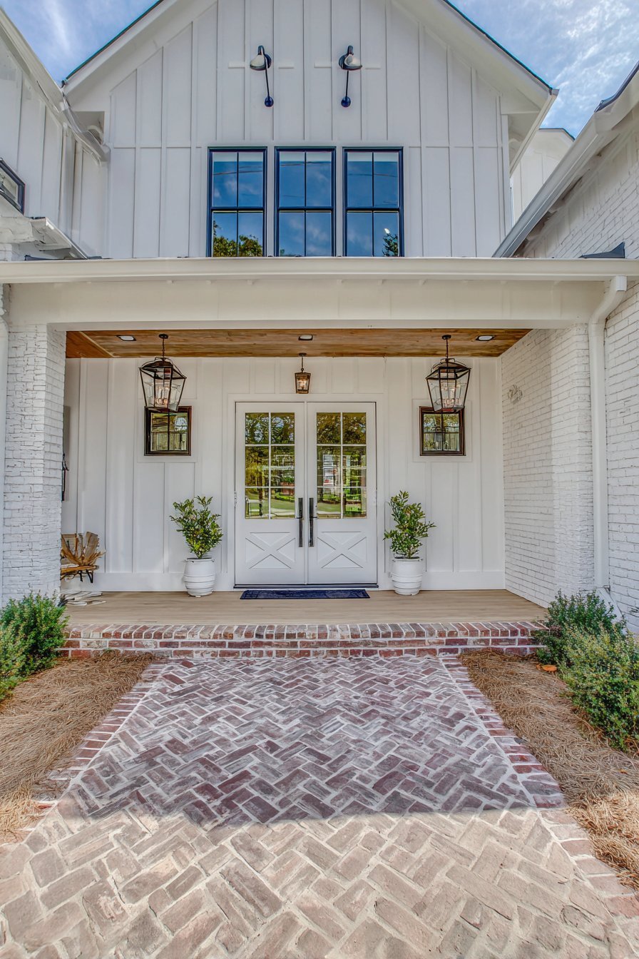 Farmhouse White Shiplap with X-Brace Design
