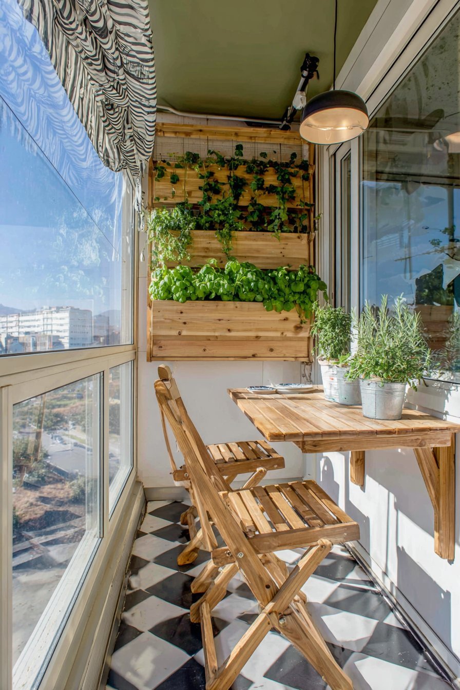 Space-Saving Breakfast Nook