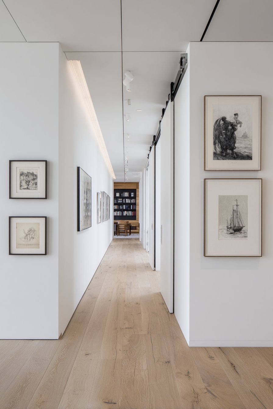  White Gallery Studio Art Display Door