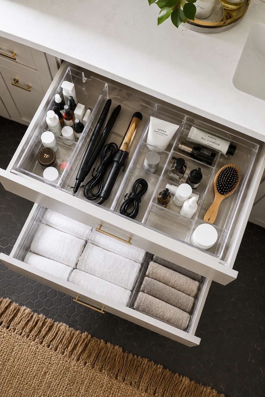 What to put in bathroom drawers